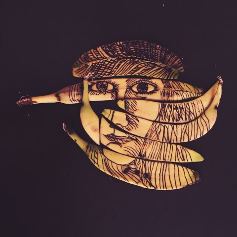 apparition d' Antonin Artaud sur une banane par Kajan(c) apparition d'Antonin Artaud sur une peau de banane